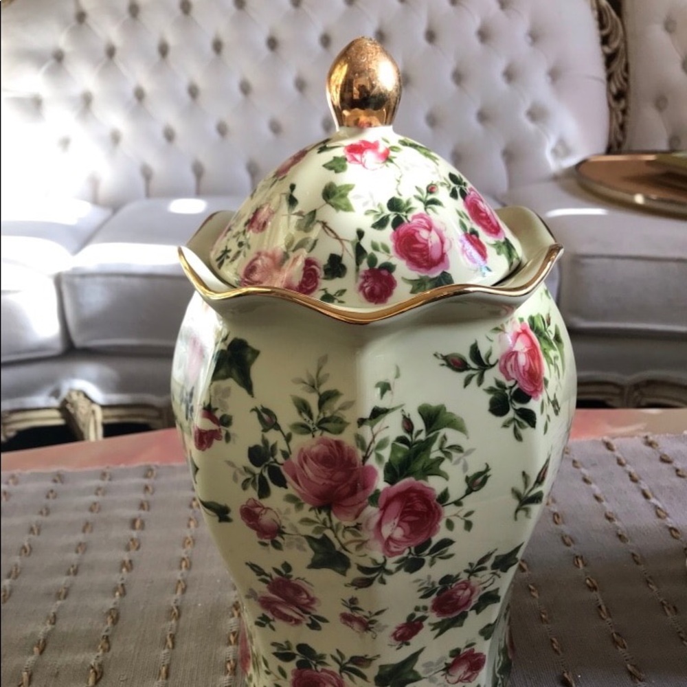 Decorative Floral gold trim canister set. - Picture 3 of 5